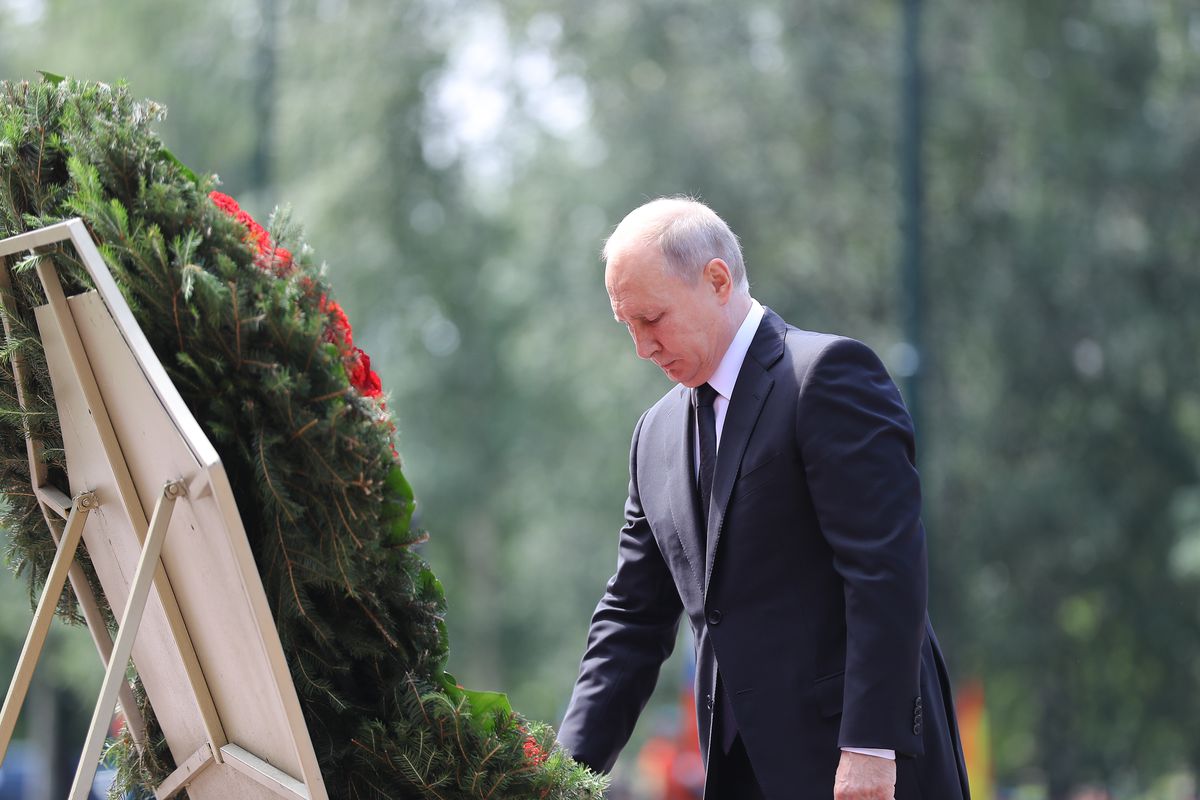 Андрей Воробьев губернатор московской области - Возложение цветов к Могиле Неизвестного Солдата